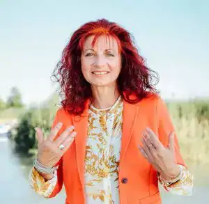 Portrait von Linda